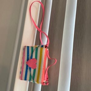 This bag is so cute for summer